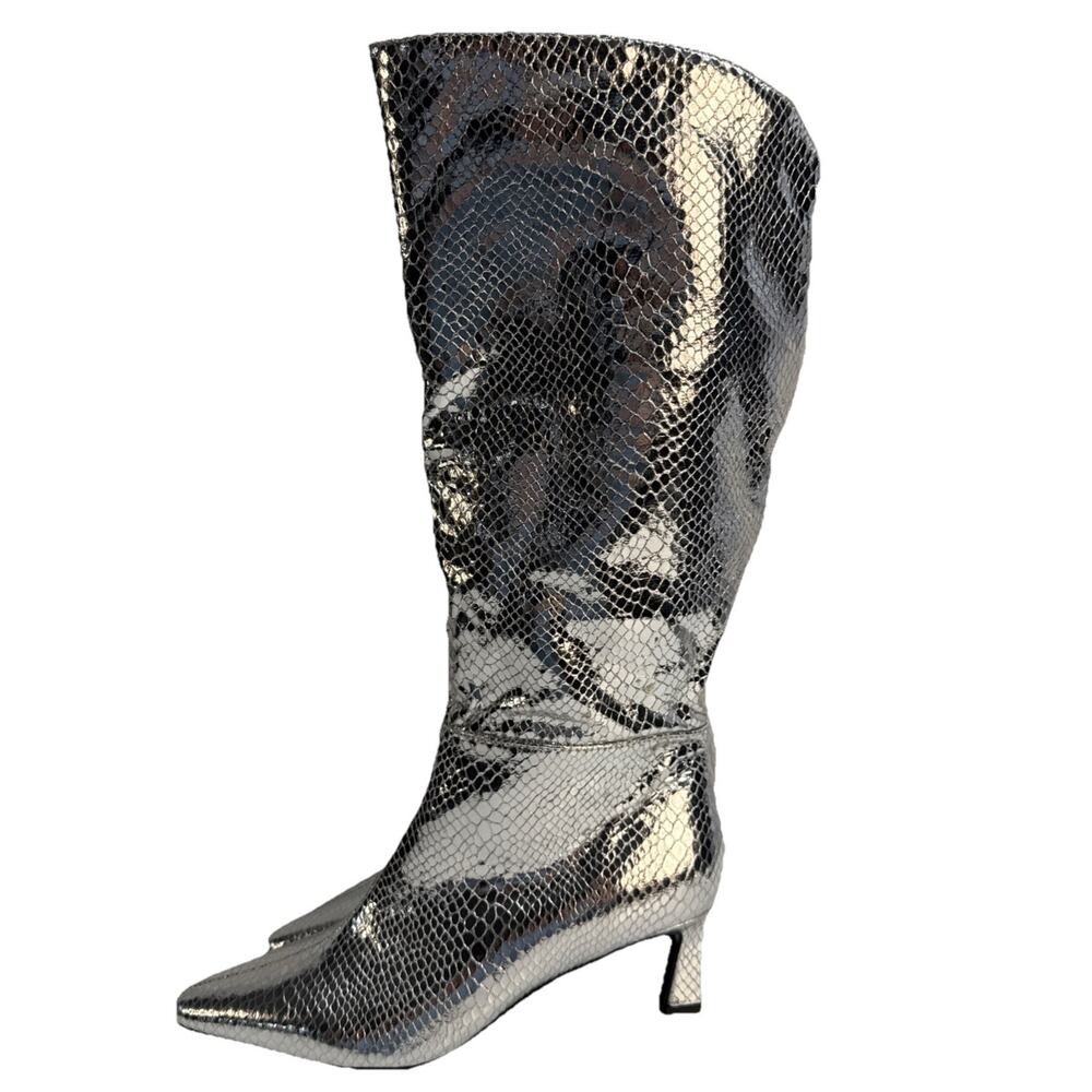 Steve Madden Newlyn Knee High Boot Pointed Toe Womens Silver Size 6 Wide calf
